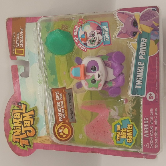 Animal Jam Best Dressed Twinkle Panda with Light-up Ring Collectible BOX DAMAGE - Picture 2 of 13